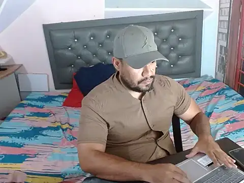 Snapshot of Ramses_36 chatting on 25, 5, 2026 Ramses 36 online show from 25, 5, 2026