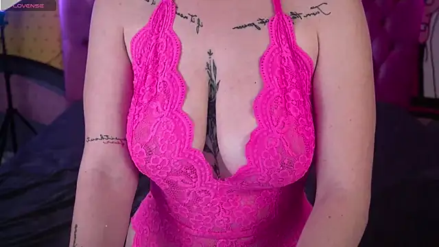 Snapshot of DanielaReign chatting on 30, 6, 2026 DanielaReign online show from 30, 6, 2026