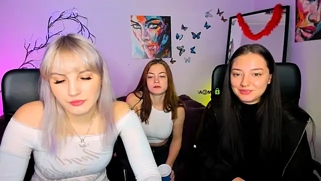 Snapshot of baby_hotte chatting on 23, 12, 2025 baby hotte online show from 23, 12, 2025