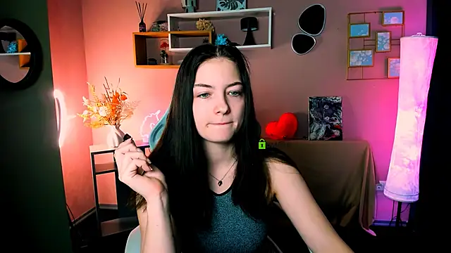 Snapshot of baby_hotte chatting on 4, 3, 2026 baby hotte online show from 4, 3, 2026