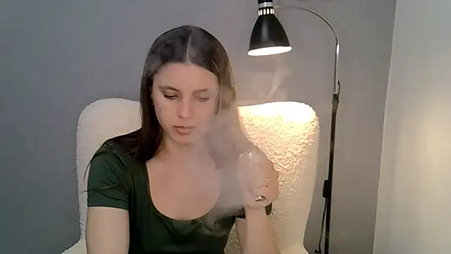 Snapshot of KiraHoney chatting on 17, 5, 2026 KiraHoney online show from 17, 5, 2026