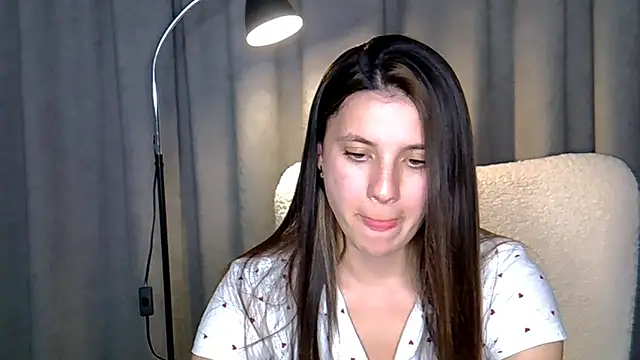 KiraHoney online show from 16, 6, 2026