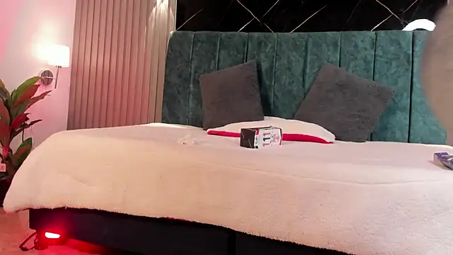 Bella Riverss online show from 23, 4, 2026