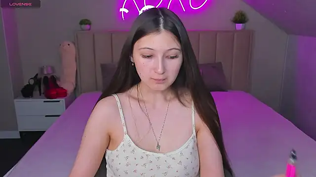 Snapshot of Ella_Burns chatting on 2, 2, 2026 Ella Burns online show from 2, 2, 2026