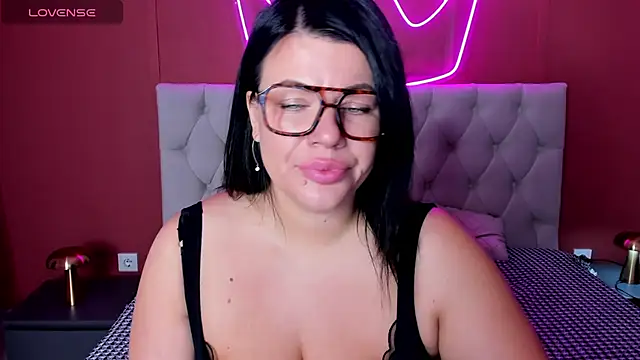 TiffanyDoyle online show from 23, 11, 2025