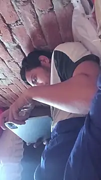 Snapshot of sageer097 chatting on 13, 11, 2025 sageer097 online show from 13, 11, 2025