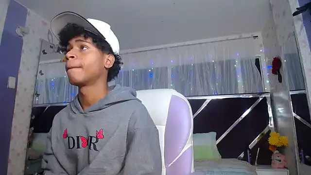 Santy bigcock 01 online show from 22, 4, 2026