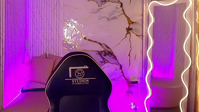 PEACHY TAY online show from 23, 4, 2026