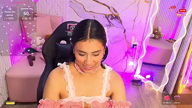 Snapshot of PEACHY_TAY chatting on 1, 5, 2026 PEACHY TAY online show from 1, 5, 2026