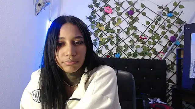 lyam ebony  online show from 23, 12, 2025