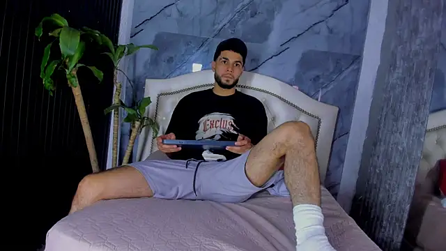 Snapshot of Bry_Dalton chatting on 13, 11, 2025 Bry Dalton online show from 13, 11, 2025