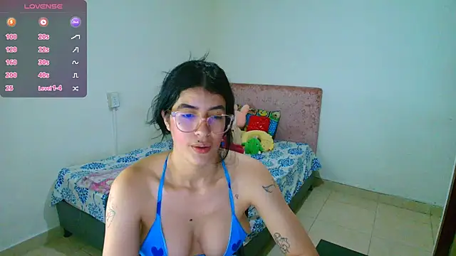 Snapshot of Kassandra_0304 chatting on 8, 5, 2026 Kassandra 0304 online show from 8, 5, 2026