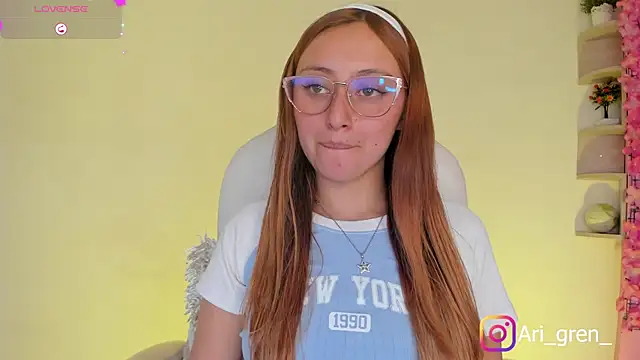 Arianna Gren18 online show from 5, 12, 2025