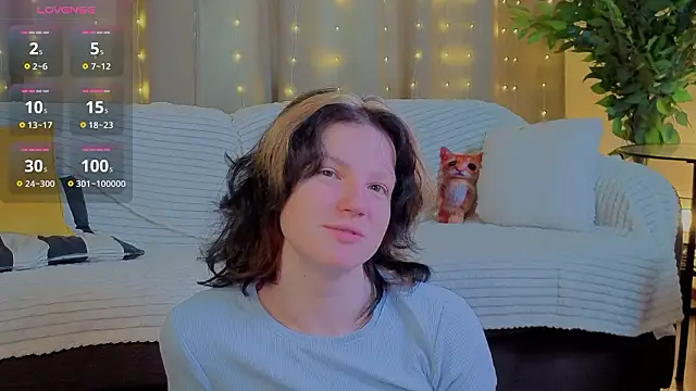 LatinaHuguenin online show from 3, 2, 2026