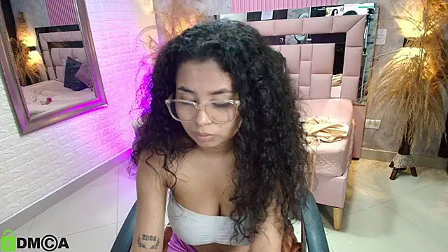 Snapshot of griselle_rousse chatting on 4, 2, 2026 griselle rousse online show from 4, 2, 2026