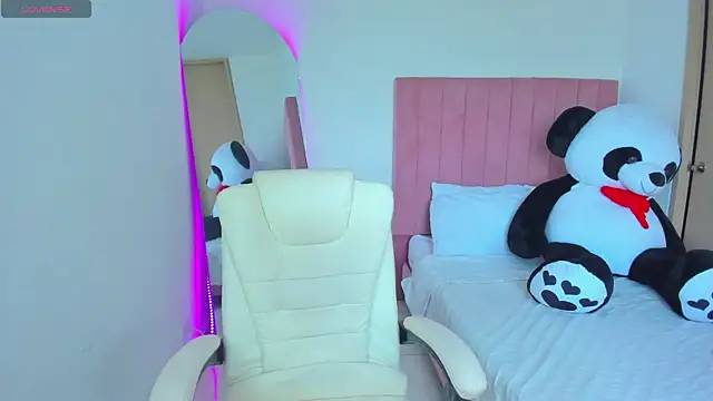 Janettcruz online show from 18, 4, 2026