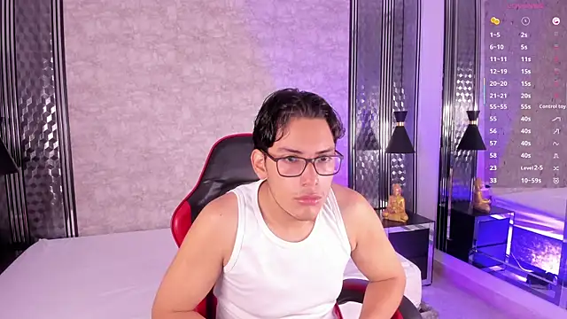 TheoHart  online show from 7, 11, 2025