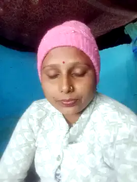 Snapshot of MiniBeast_2 chatting on 4, 12, 2025 MiniBeast 2 online show from 4, 12, 2025