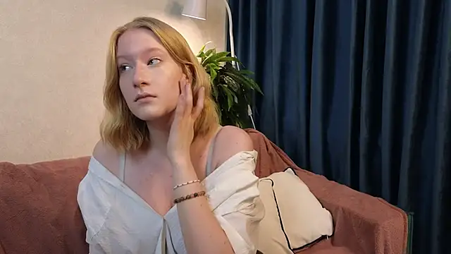 Snapshot of ElzaHart chatting on 29, 11, 2025 ElzaHart online show from 29, 11, 2025