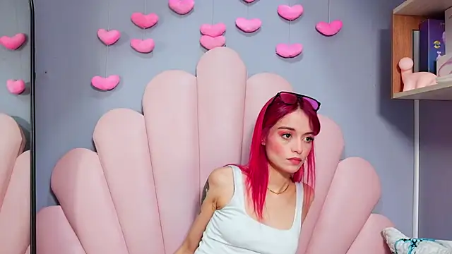 luci miller online show from 25, 4, 2026