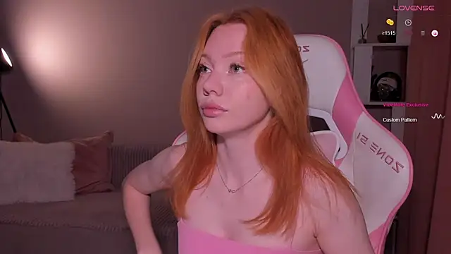 Snapshot of Elisahsthetics chatting on 10, 5, 2026 Elisahsthetics online show from 10, 5, 2026