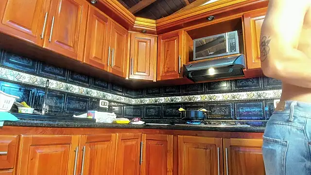 Snapshot of Belamiramill chatting on 15, 11, 2025 Belamiramill online show from 15, 11, 2025