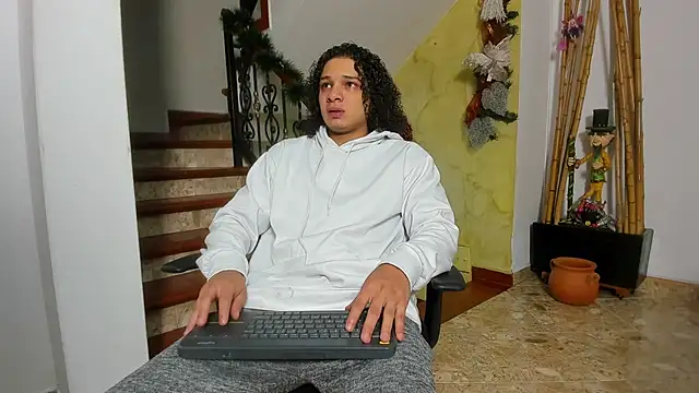 Snapshot of Belamiramill chatting on 18, 11, 2025 Belamiramill online show from 18, 11, 2025