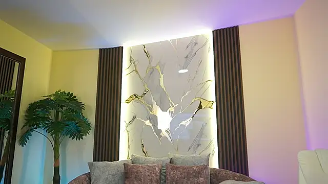 Snapshot of TessaaFox chatting on 2, 12, 2025 TessaaFox online show from 2, 12, 2025