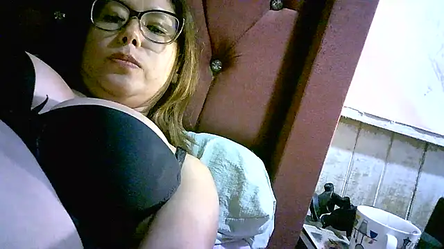 Zulreyna online show from 15, 4, 2026