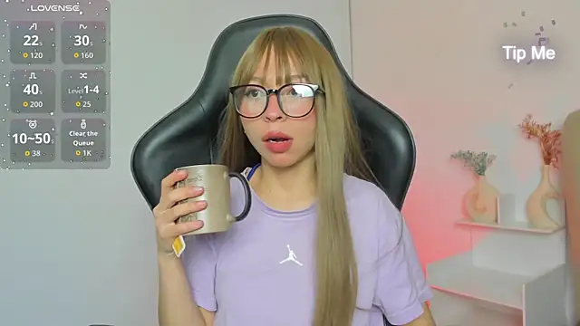 Snapshot of LuluuBerry chatting on 14, 11, 2025 LuluuBerry online show from 14, 11, 2025