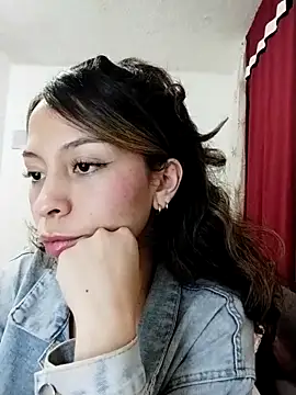 Snapshot of LuluuBerry chatting on 15, 11, 2025 LuluuBerry online show from 15, 11, 2025