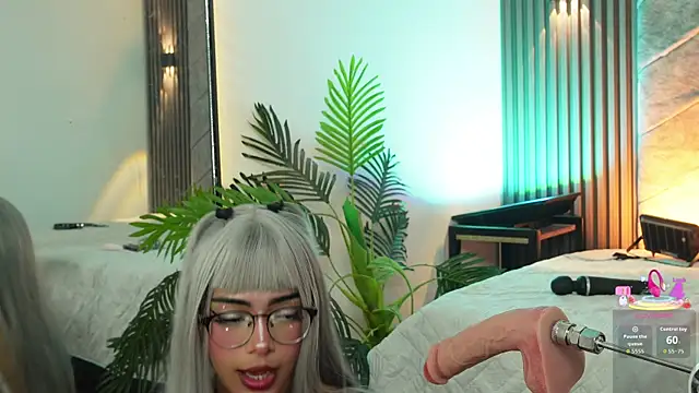  ViolletteNoir  online show from 23, 4, 2026