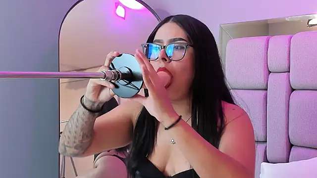 Amy whittee online show from 27, 11, 2025