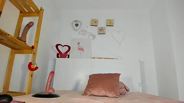 Snapshot of Blueee_diamond chatting on 9, 6, 2026 Blueee diamond online show from 9, 6, 2026