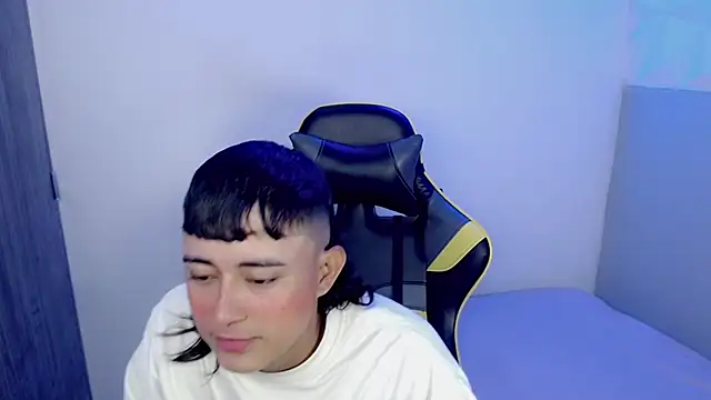 Snapshot of Tatann_18 chatting on 5, 11, 2025 Tatann 18 online show from 5, 11, 2025