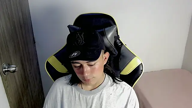 Snapshot of Tatann_18 chatting on 10, 11, 2025 Tatann 18 online show from 10, 11, 2025