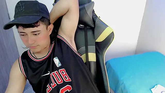 Snapshot of Tatann_18 chatting on 26, 11, 2025 Tatann 18 online show from 26, 11, 2025