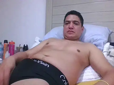 Snapshot of yayo_33 chatting on 23, 11, 2025 yayo 33 online show from 23, 11, 2025