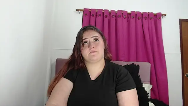 Snapshot of Miiss--Start chatting on 11, 11, 2025 Miiss--Start online show from 11, 11, 2025