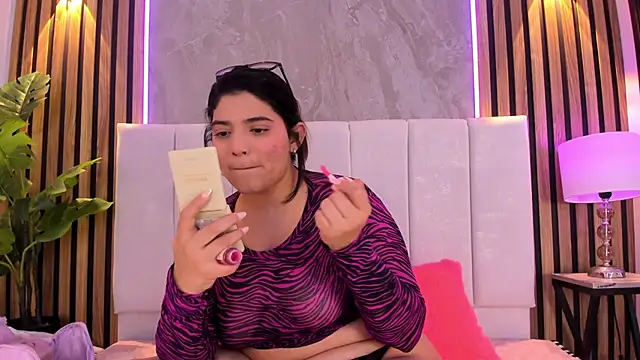 Carlotta de velour online show from 28, 4, 2026