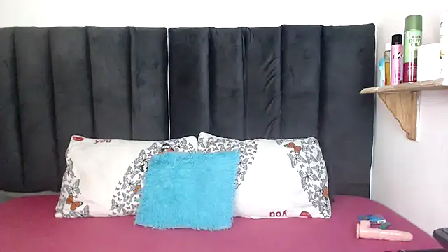 Miss-Berries online show from 6, 2, 2026