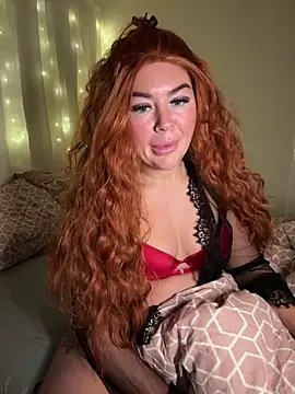 Snapshot of LillieMaee chatting on 18, 12, 2025 LillieMaee online show from 18, 12, 2025