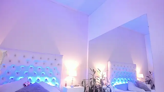 Scarlett Bunny  online show from 24, 4, 2026