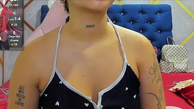  vaiolet owo online show from 4, 2, 2026