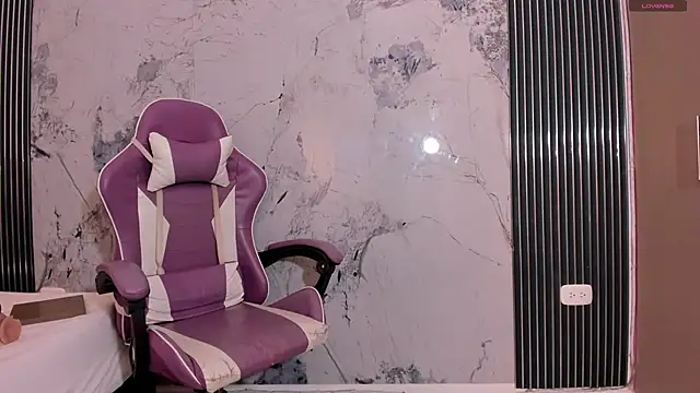 Snapshot of elena_wolff chatting on 6, 3, 2026 elena wolff online show from 6, 3, 2026