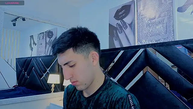 Un Sluttyy online show from 22, 4, 2026