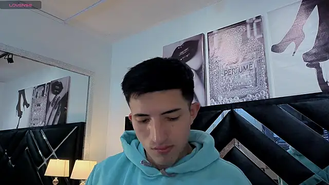 Un Sluttyy online show from 23, 4, 2026