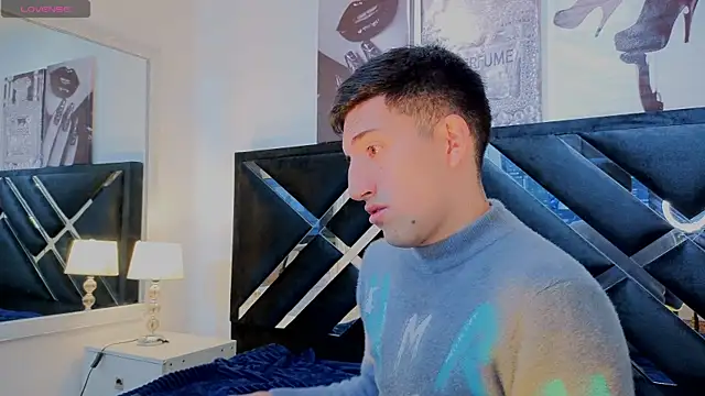 Un Sluttyy online show from 25, 4, 2026