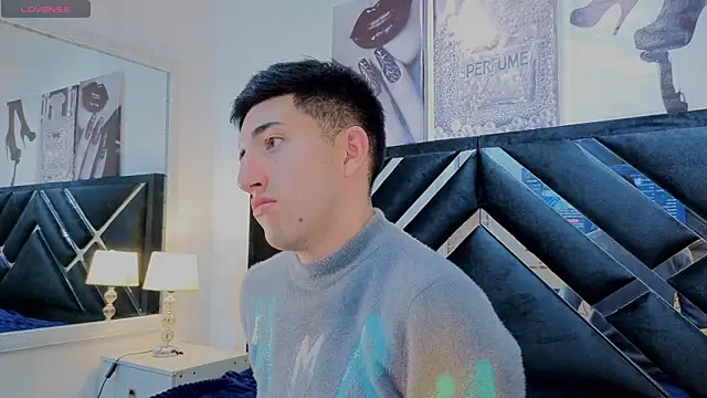 Un Sluttyy online show from 25, 4, 2026