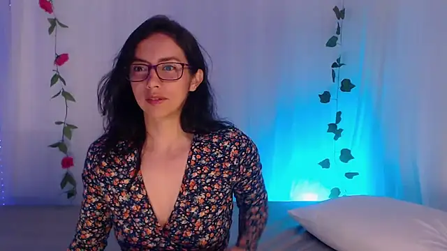 Belladonna lips online show from 10, 6, 2026